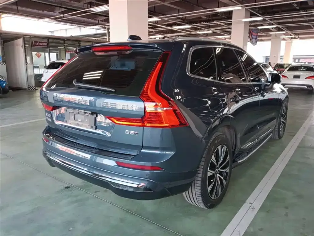 Volvo XC60 — фото 7
