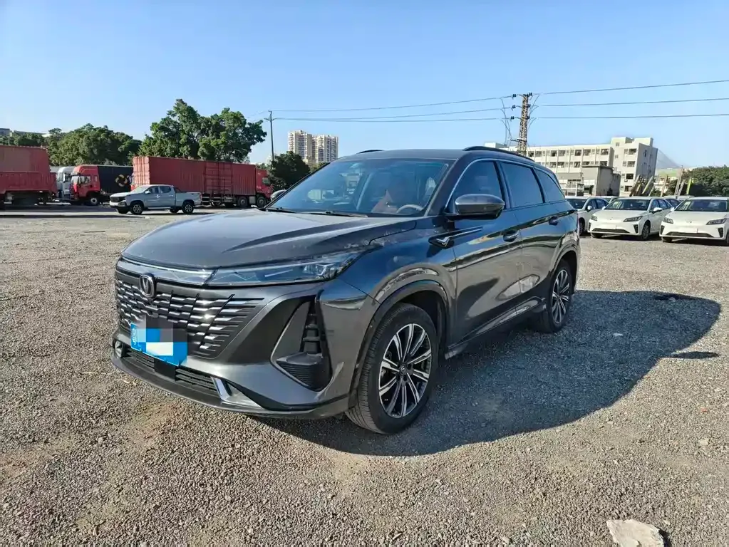 Changan CS75PLUS — фото 1