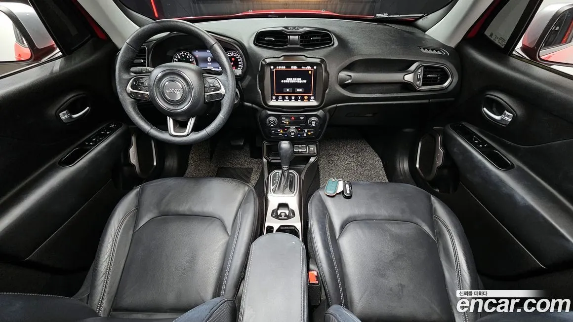 Jeep Renegade — фото 3