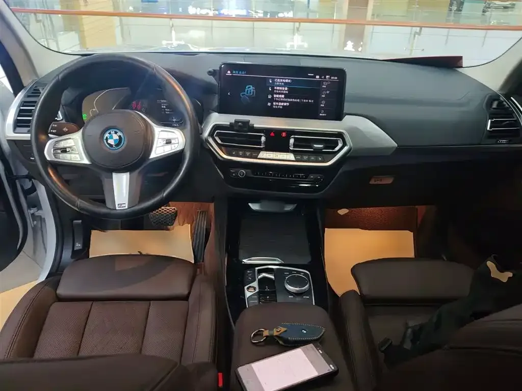 BMW iX3 — фото 10