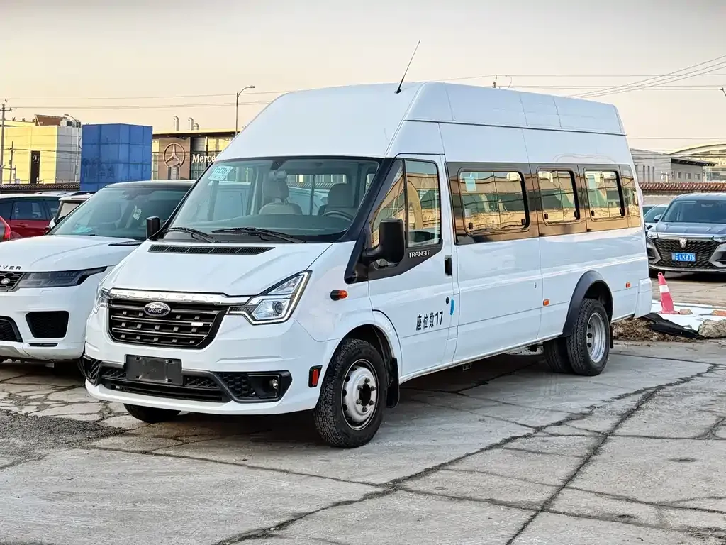 Ford Transit Custom — фото 1