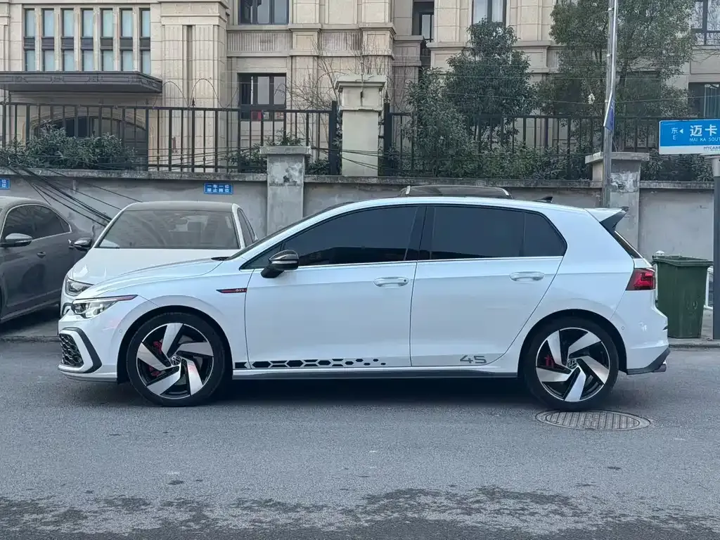 Volkswagen Golf GTI — фото 3