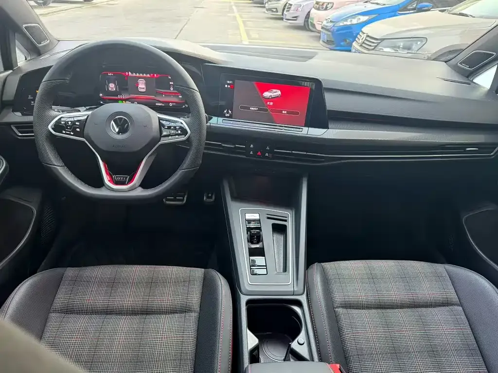 Volkswagen Golf GTI — фото 5