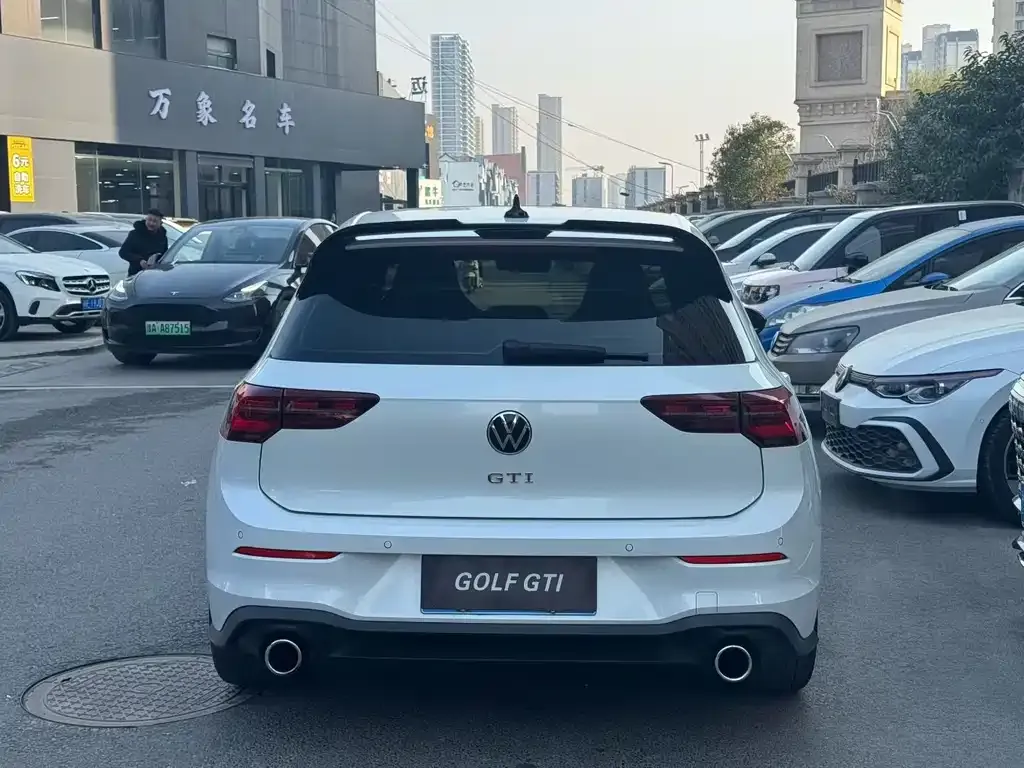 Volkswagen Golf GTI — фото 7