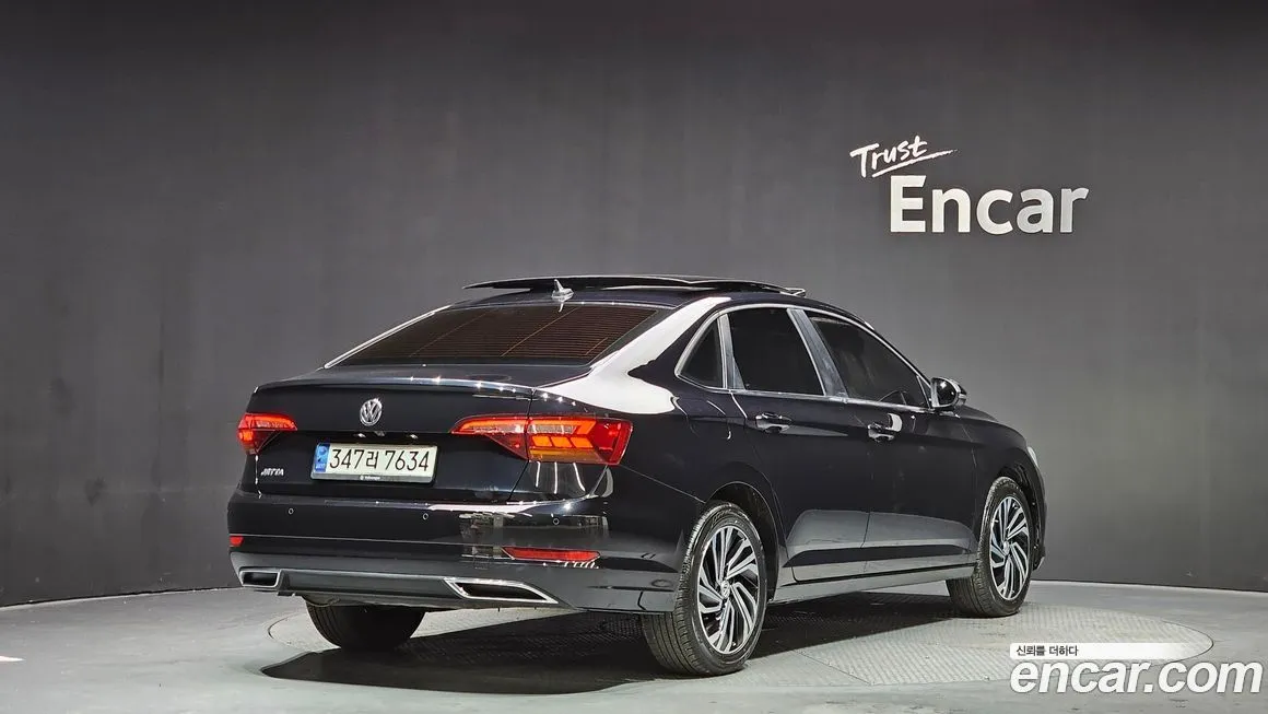 Volkswagen Jetta — фото 10