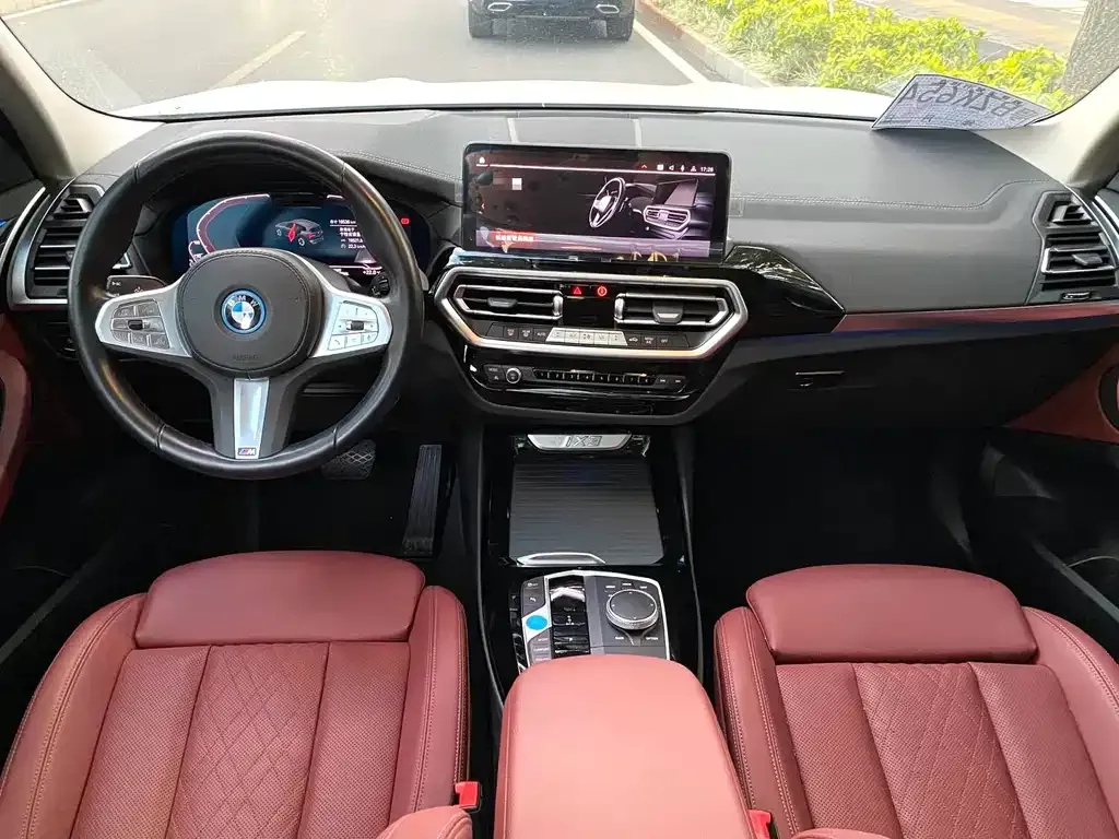 BMW iX3 — фото 3