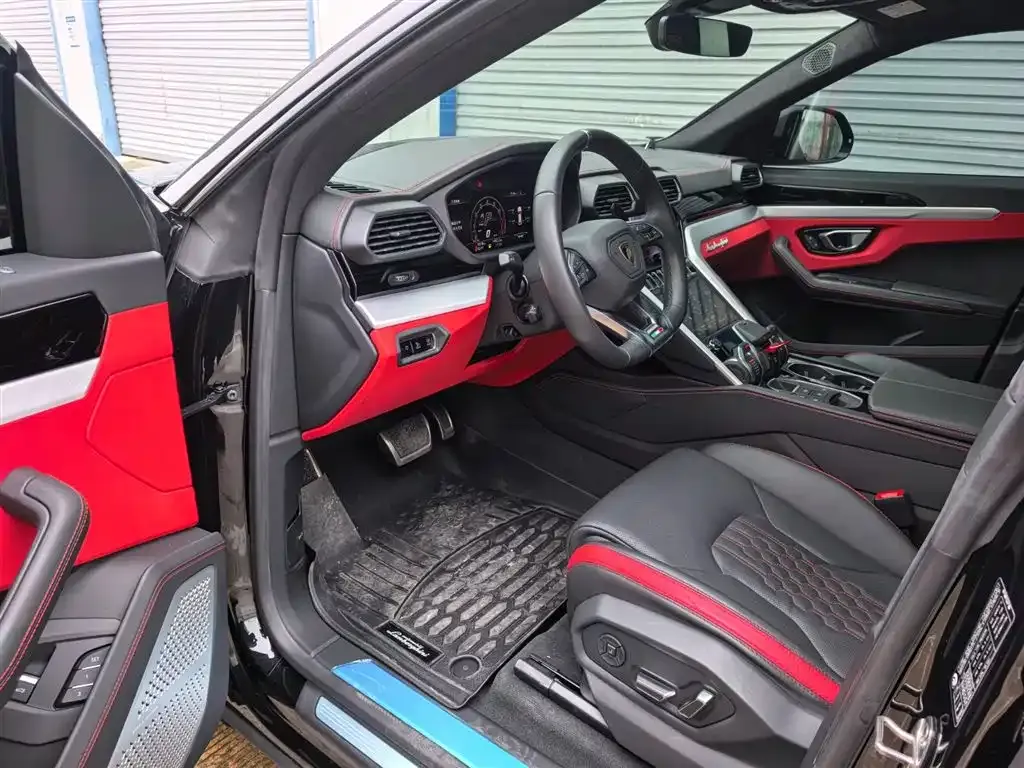 Lamborghini Urus — фото 3