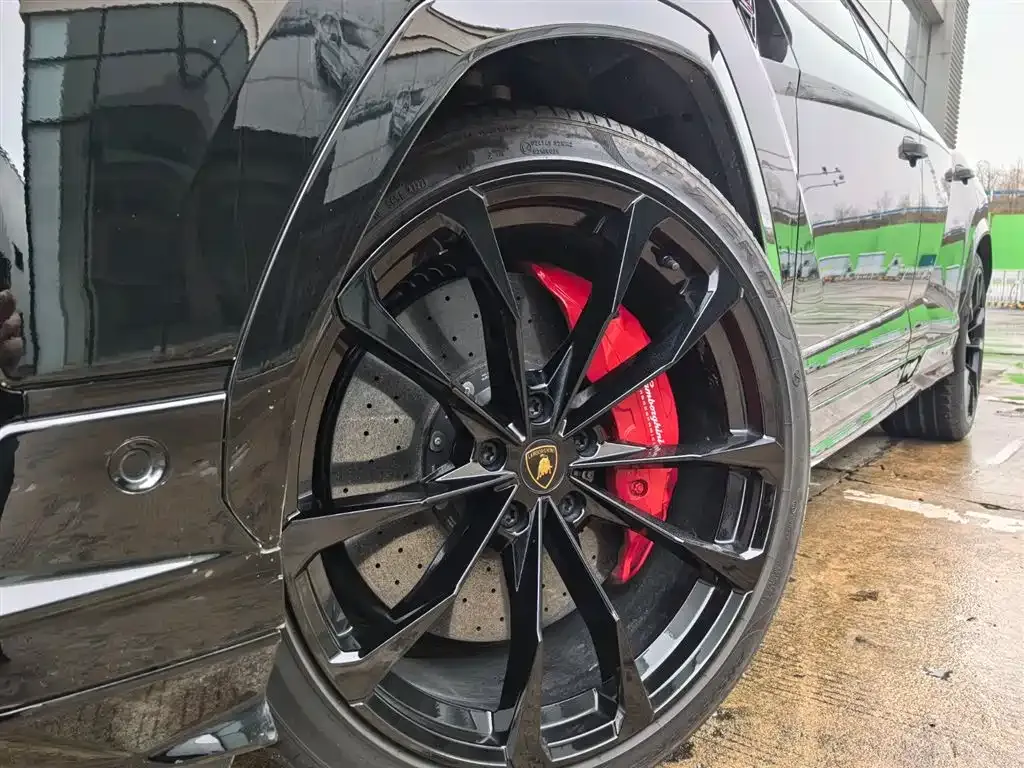 Lamborghini Urus — фото 10