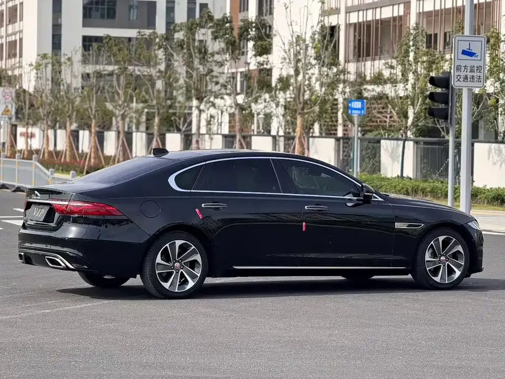 Jaguar XFL — фото 10