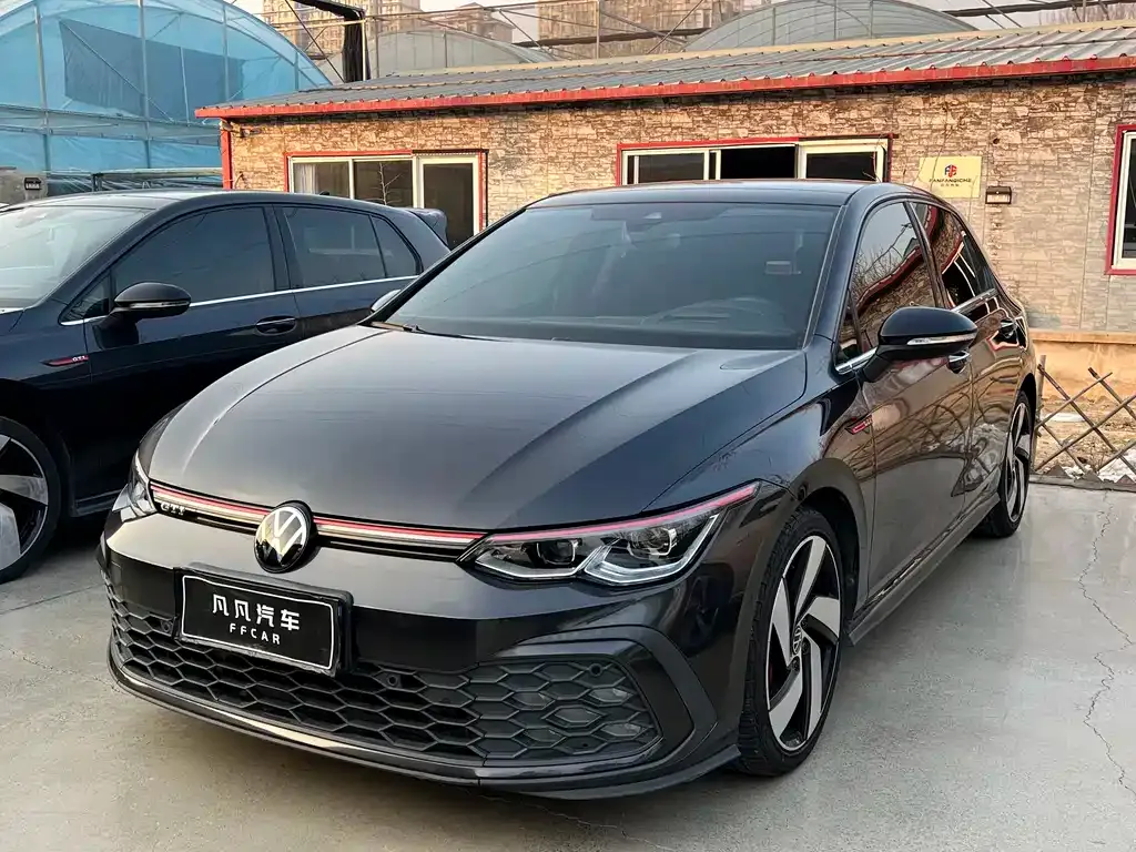 Volkswagen Golf GTI — фото 1