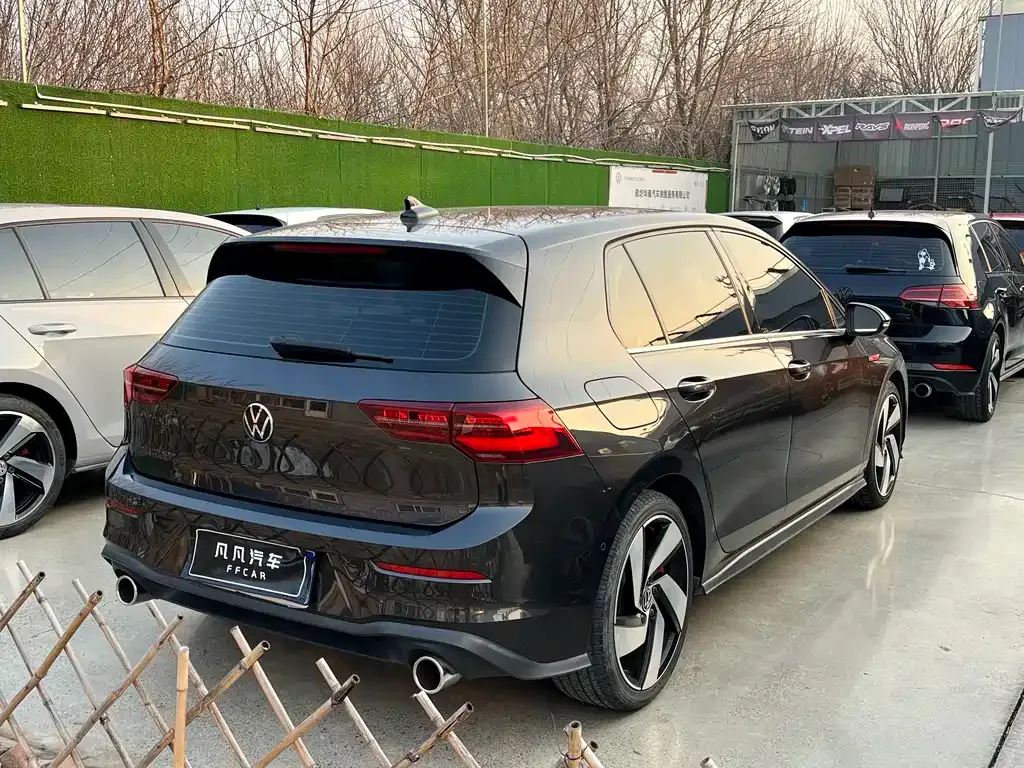Volkswagen Golf GTI — фото 9