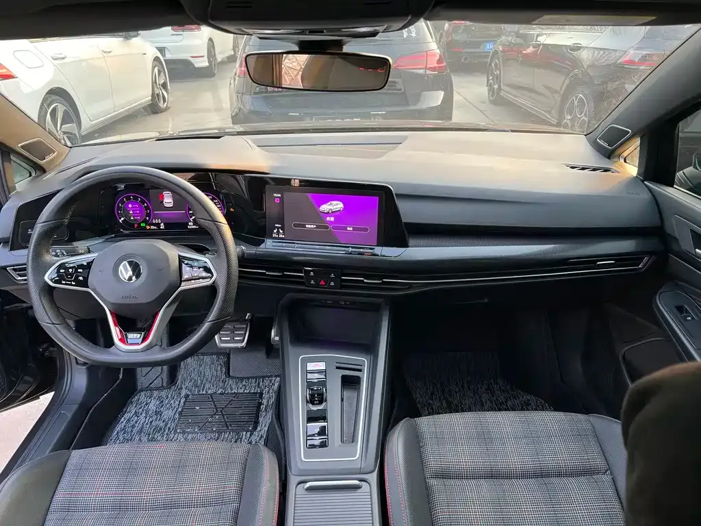 Volkswagen Golf GTI — фото 5