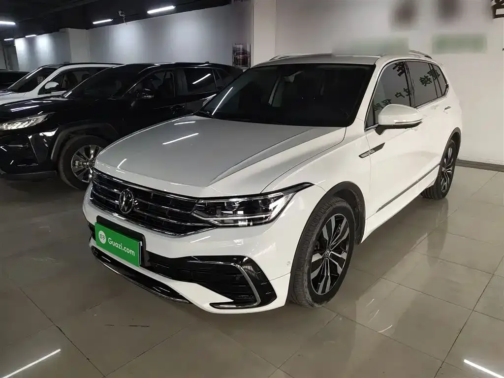 Volkswagen Tiguan L — фото 8