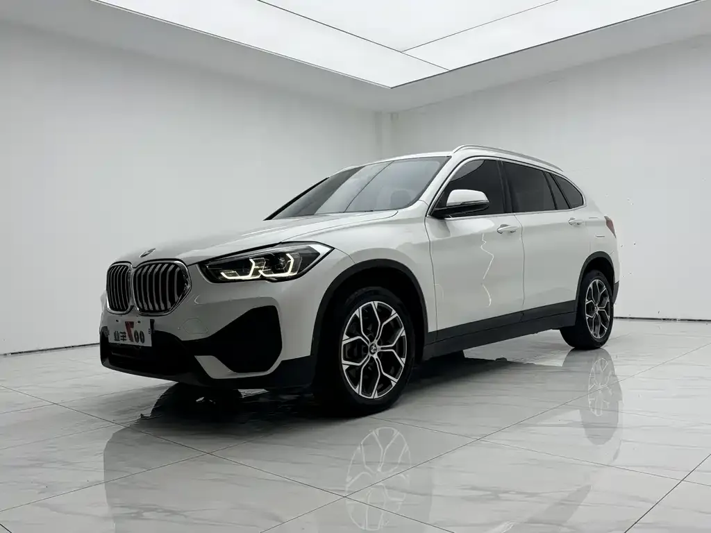 BMW X1 — фото 1