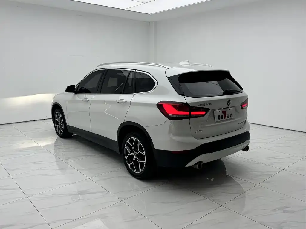 BMW X1 — фото 7