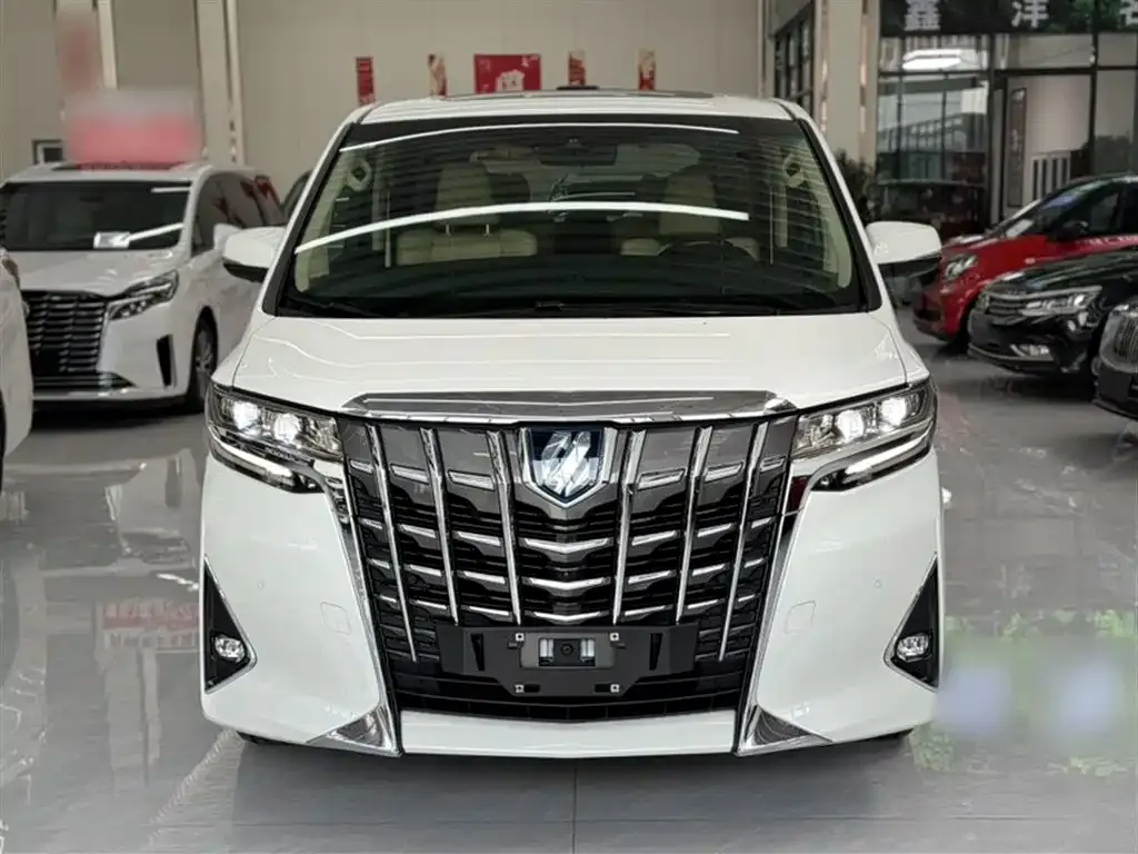 Toyota Alphard — фото 8