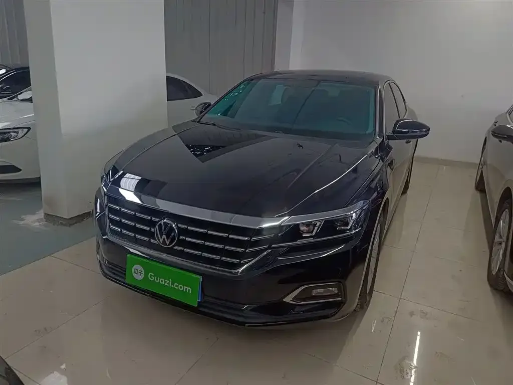 Volkswagen Passat — фото 1