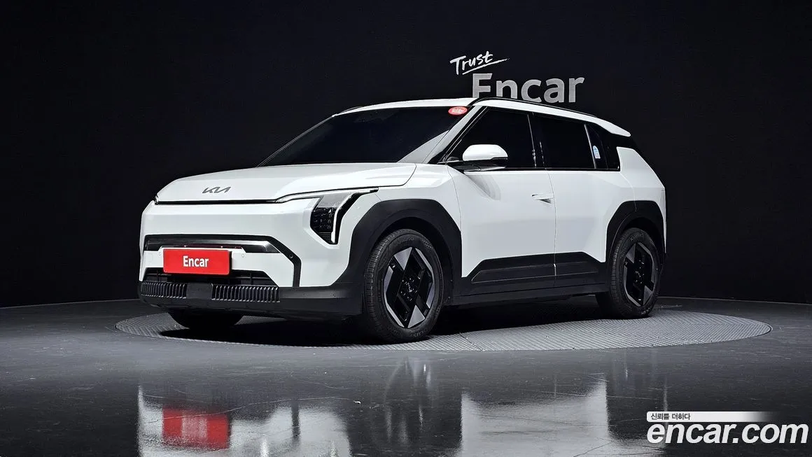 Kia EV3 — фото 1