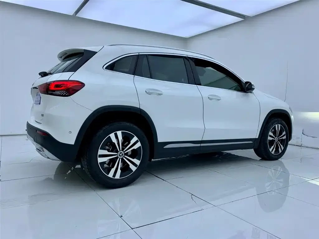 Mercedes-Benz GLA — фото 7