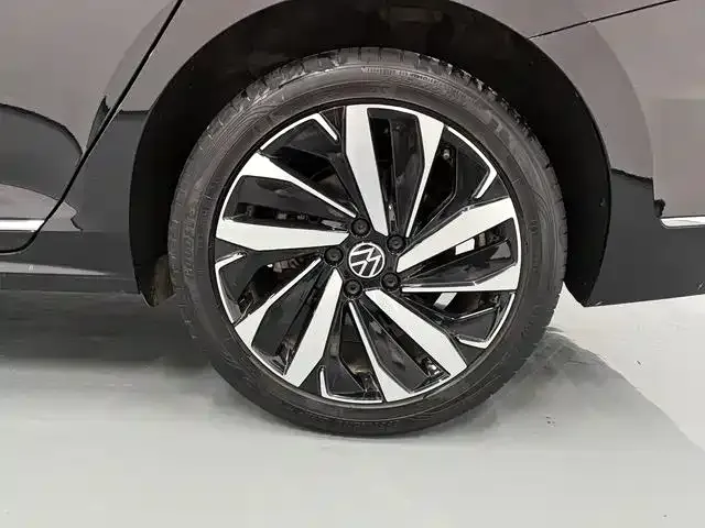Volkswagen Passat — фото 9