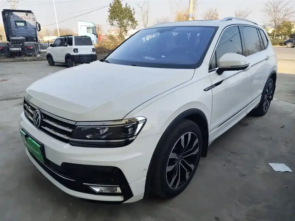 Volkswagen Tiguan L — фото 2