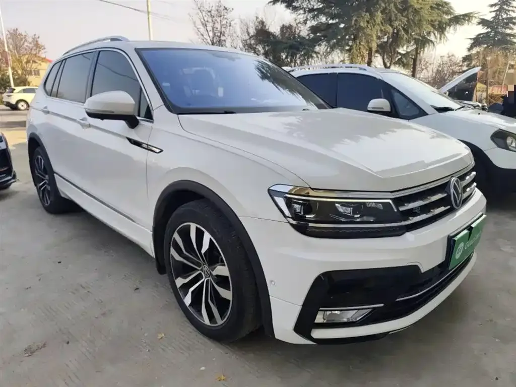 Volkswagen Tiguan L — фото 4