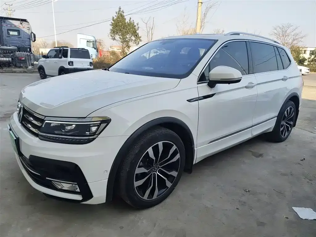 Volkswagen Tiguan L — фото 5