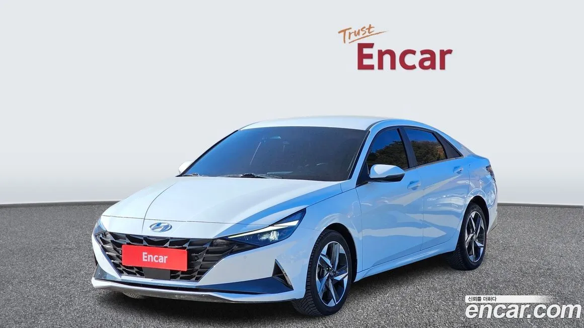 Hyundai AVANTE — фото 1