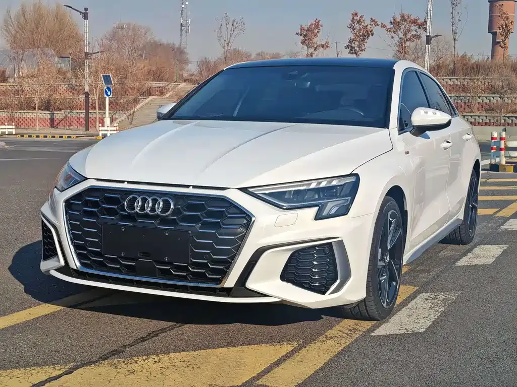 Audi A3 — фото 1