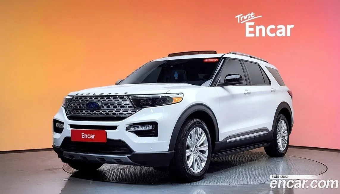 Ford Explorer — фото 1