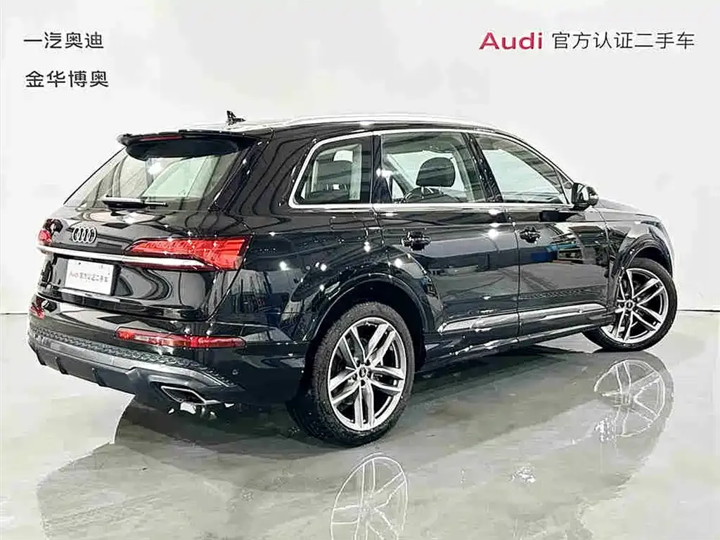 Audi Q7 — фото 8