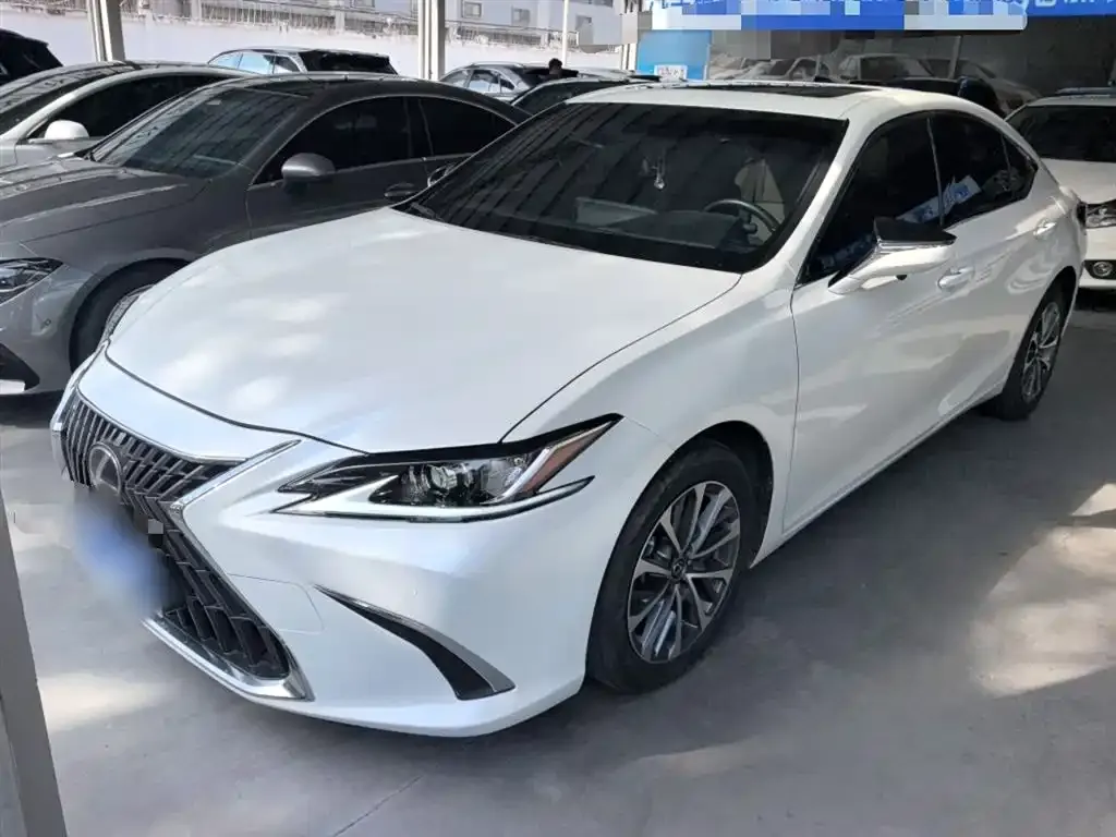 Lexus ES — фото 1