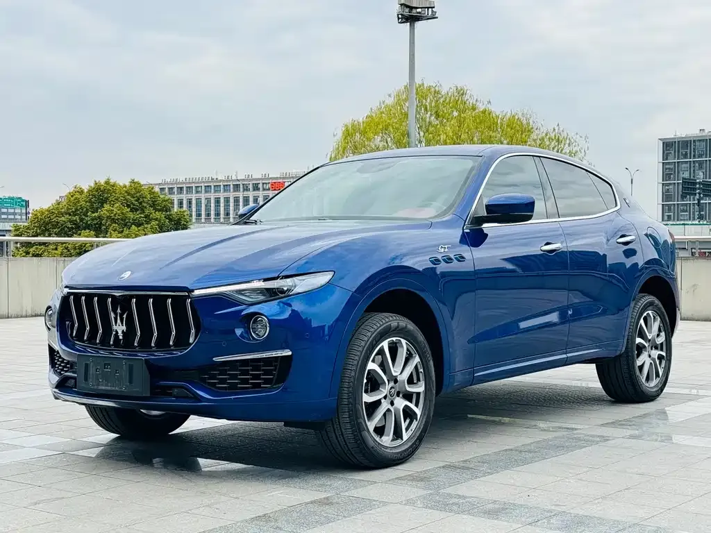 Maserati Levante — фото 1