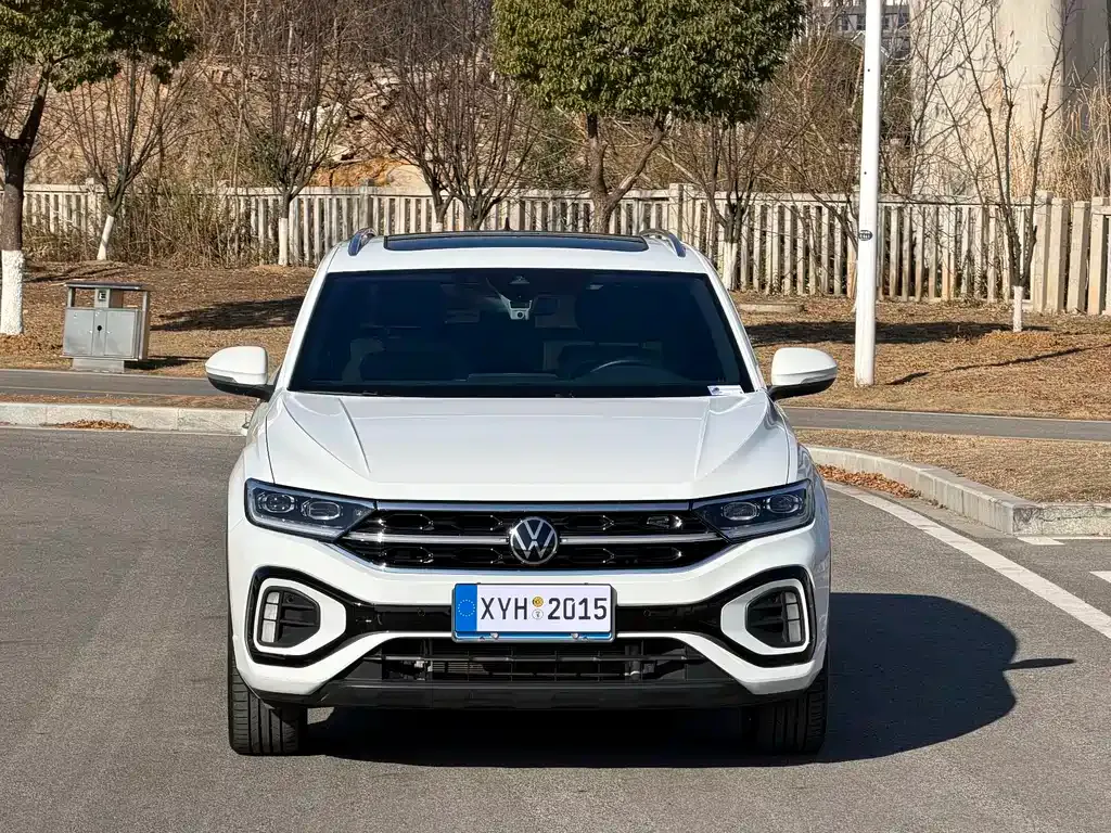 Volkswagen T-Roc — фото 10