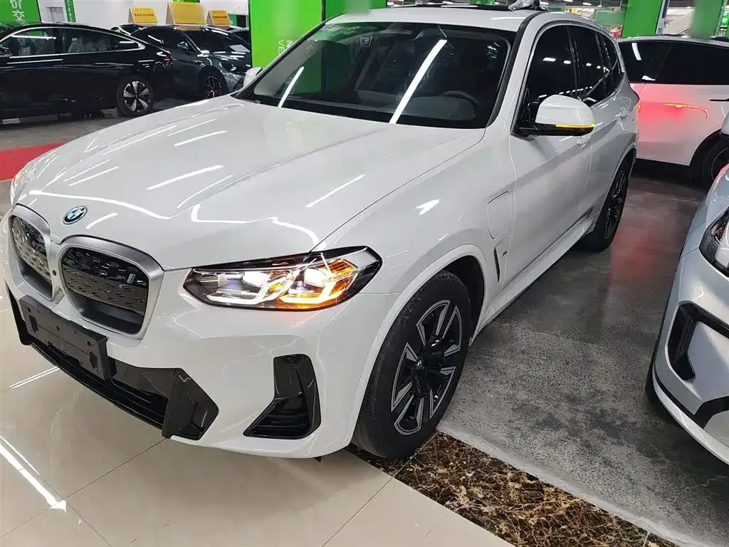 BMW iX3 — фото 2