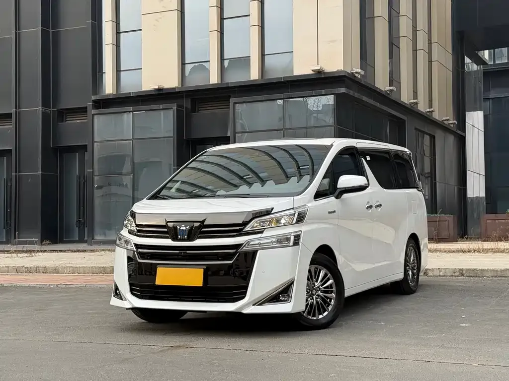 Toyota Vellfire — фото 1