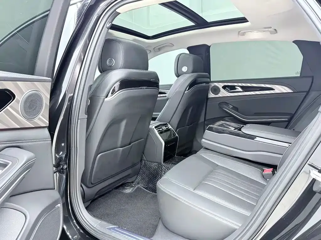 Hongqi H9 — фото 10
