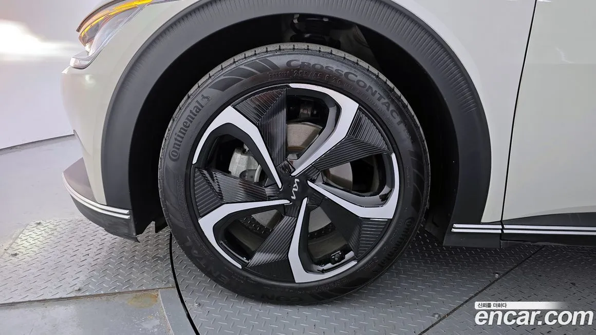 Kia EV6 — фото 7