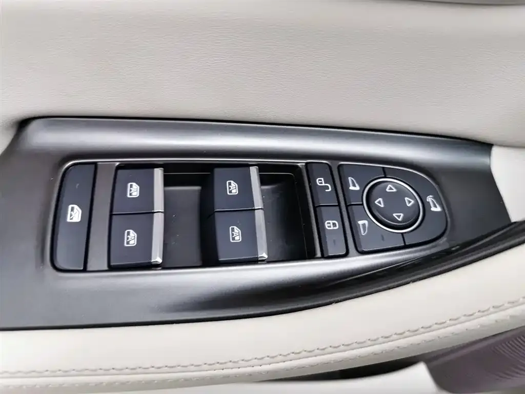 BYD PLUS New Energy — фото 10