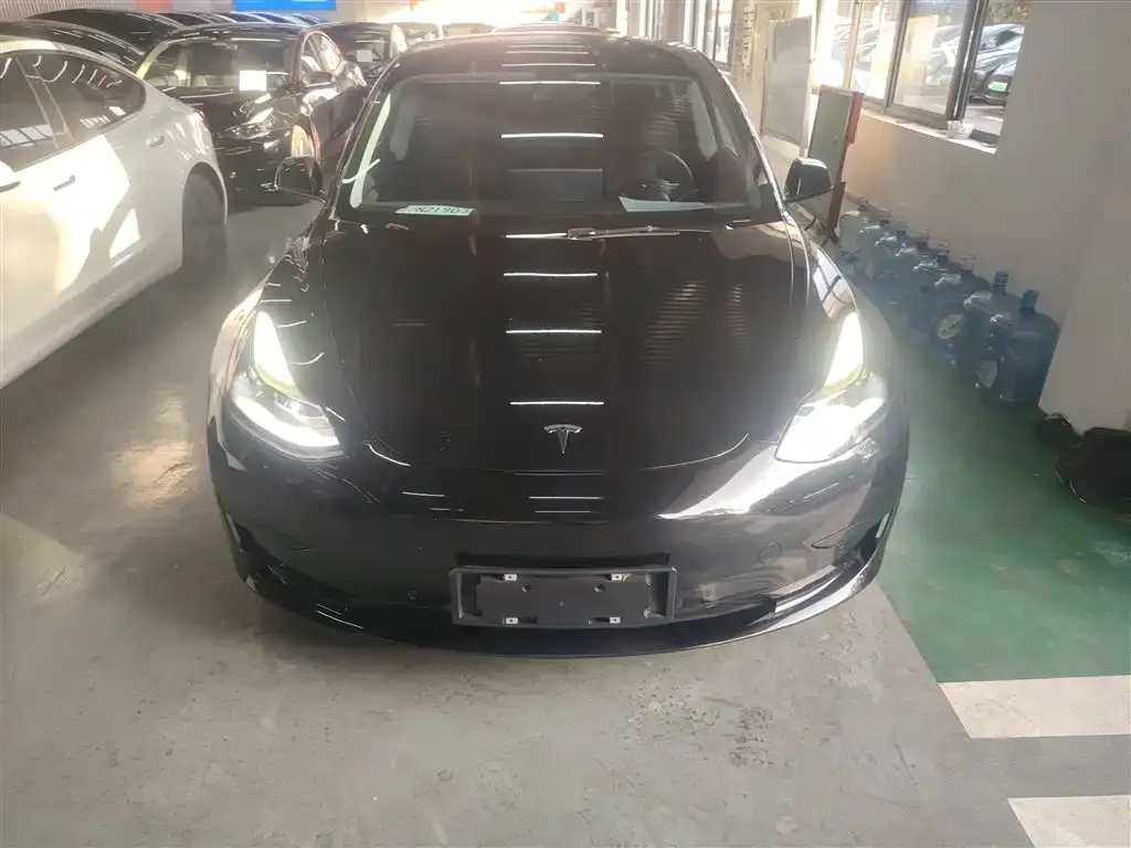 Tesla Model 3 — фото 3