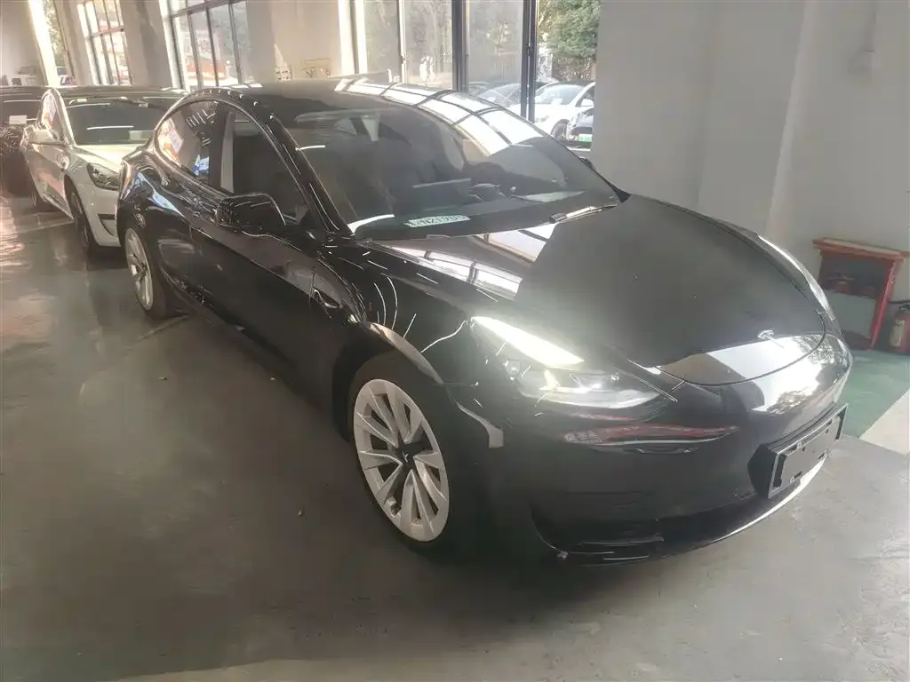 Tesla Model 3 — фото 4