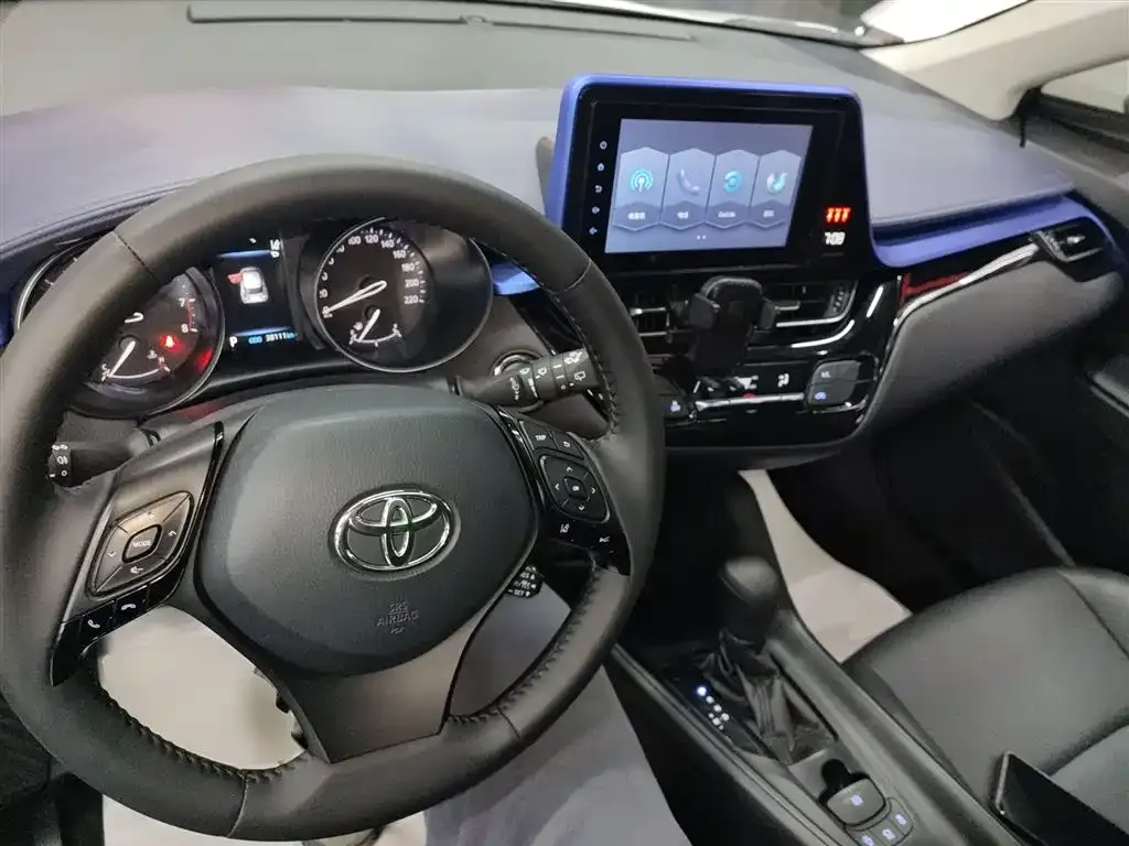 Toyota C-HR — фото 5