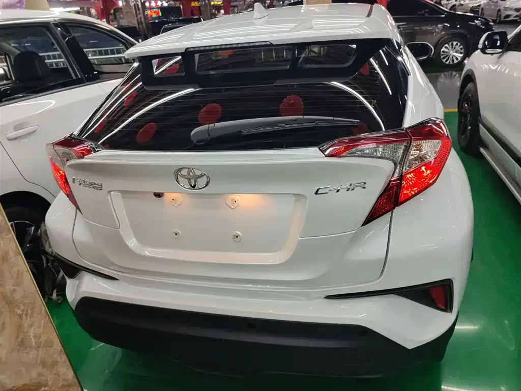 Toyota C-HR — фото 7