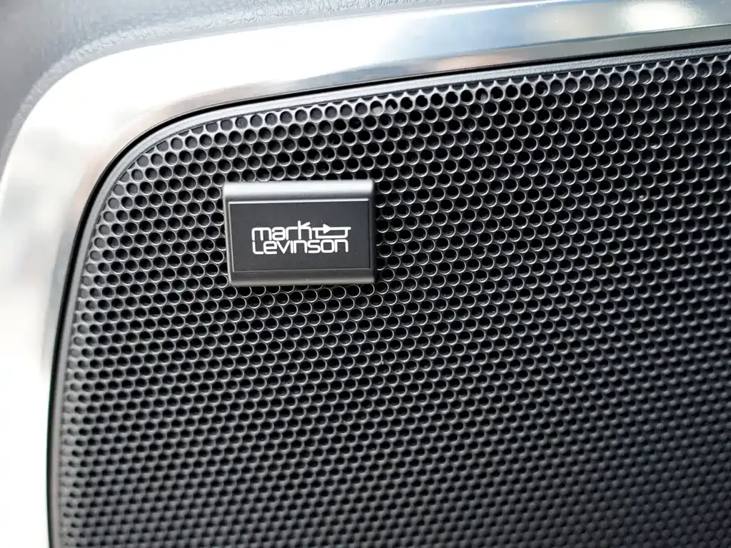 Lexus LM — фото 6