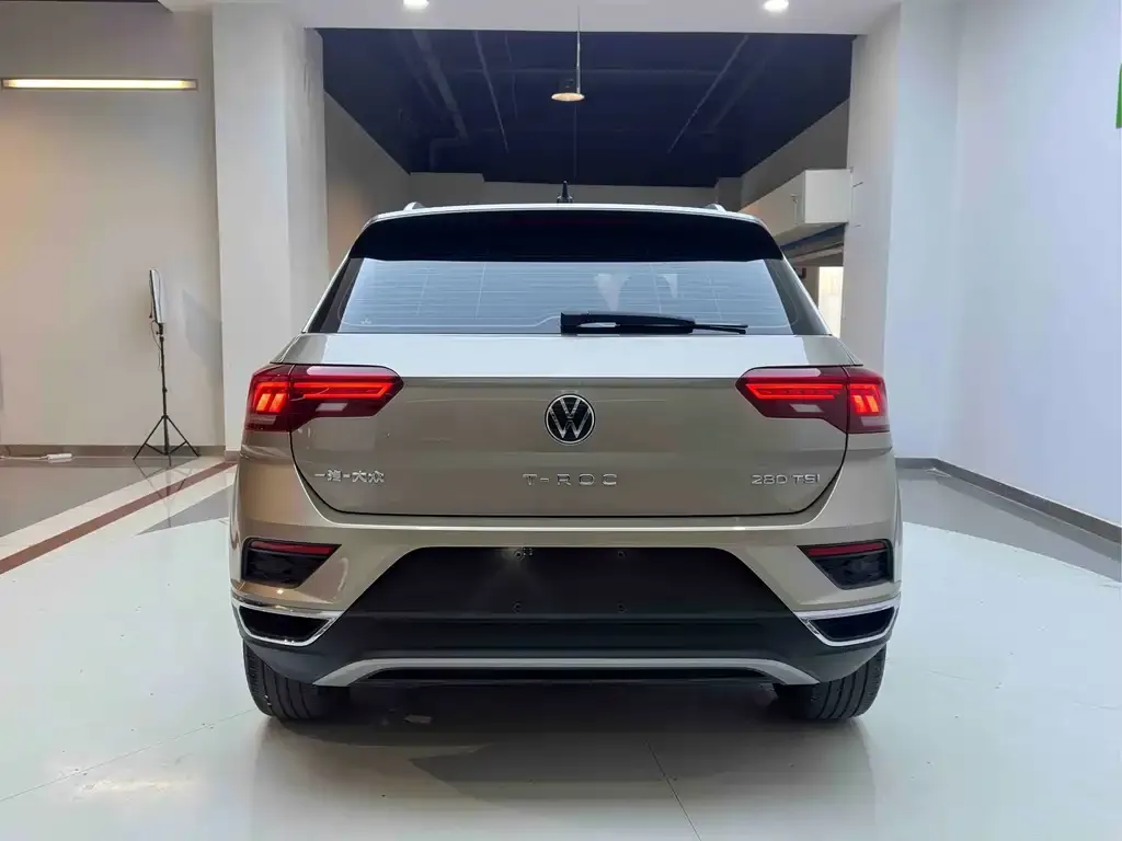 Volkswagen T-Roc — фото 2