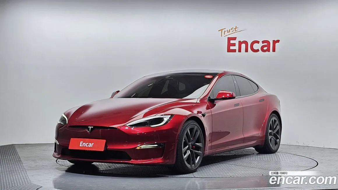 Tesla Model S — фото 1
