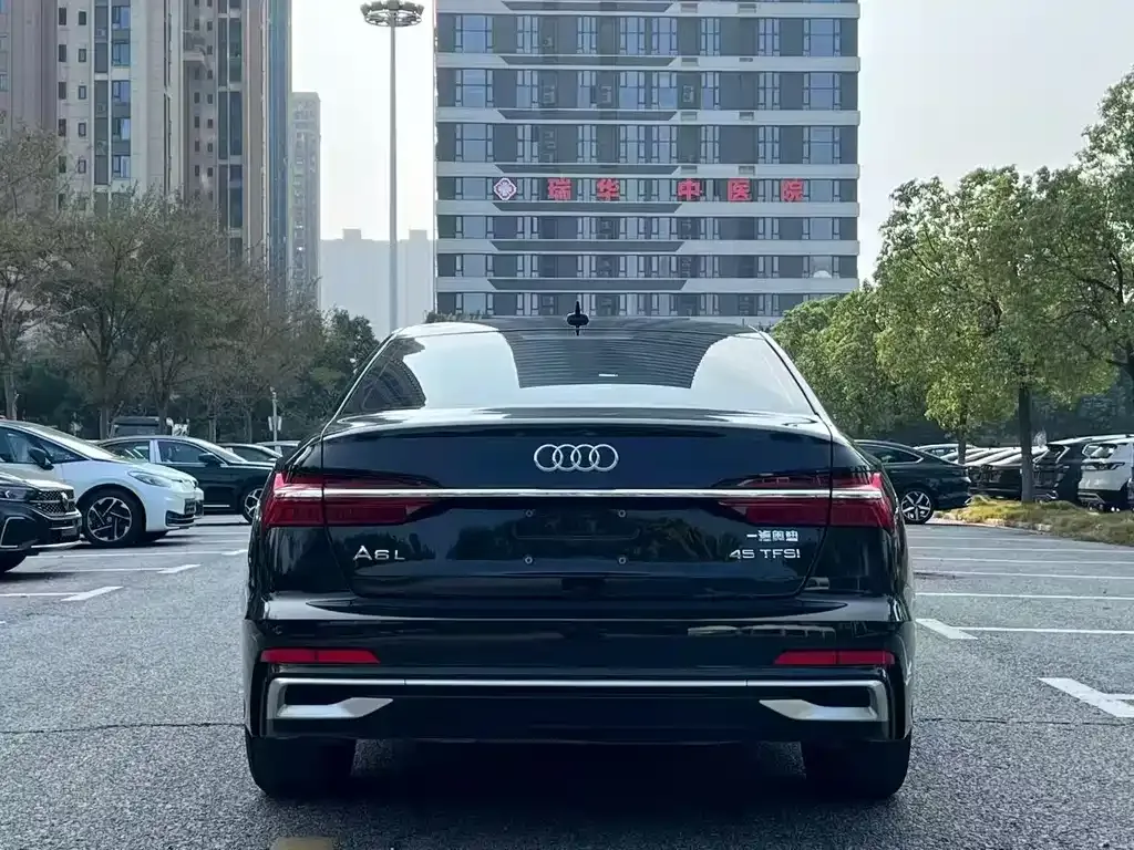 Audi A6L — фото 6
