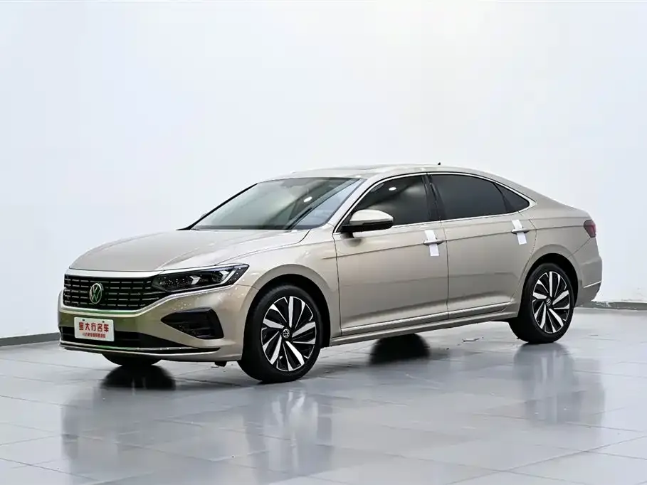 Volkswagen Passat — фото 1