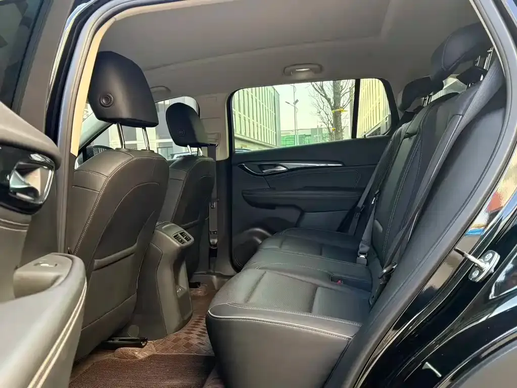 Buick Envision Plus — фото 9