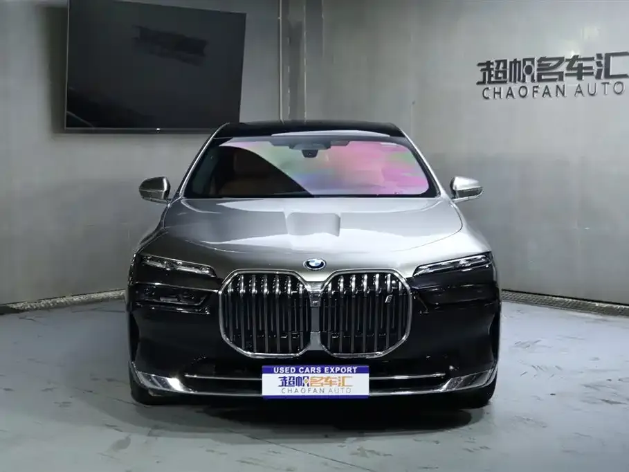 BMW i7 — фото 4